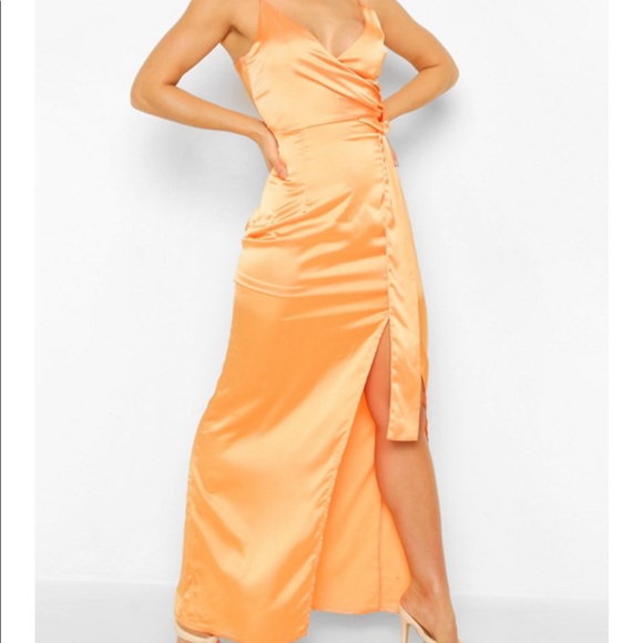 NWT Boohoo Satin Maxi - Picture 1 of 4